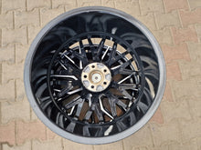 Laden Sie das Bild in den Galerie-Viewer, 1x Alufelge 19 Zoll 8.5&quot; 5x108 45ET 48519510845B Rim Wheel