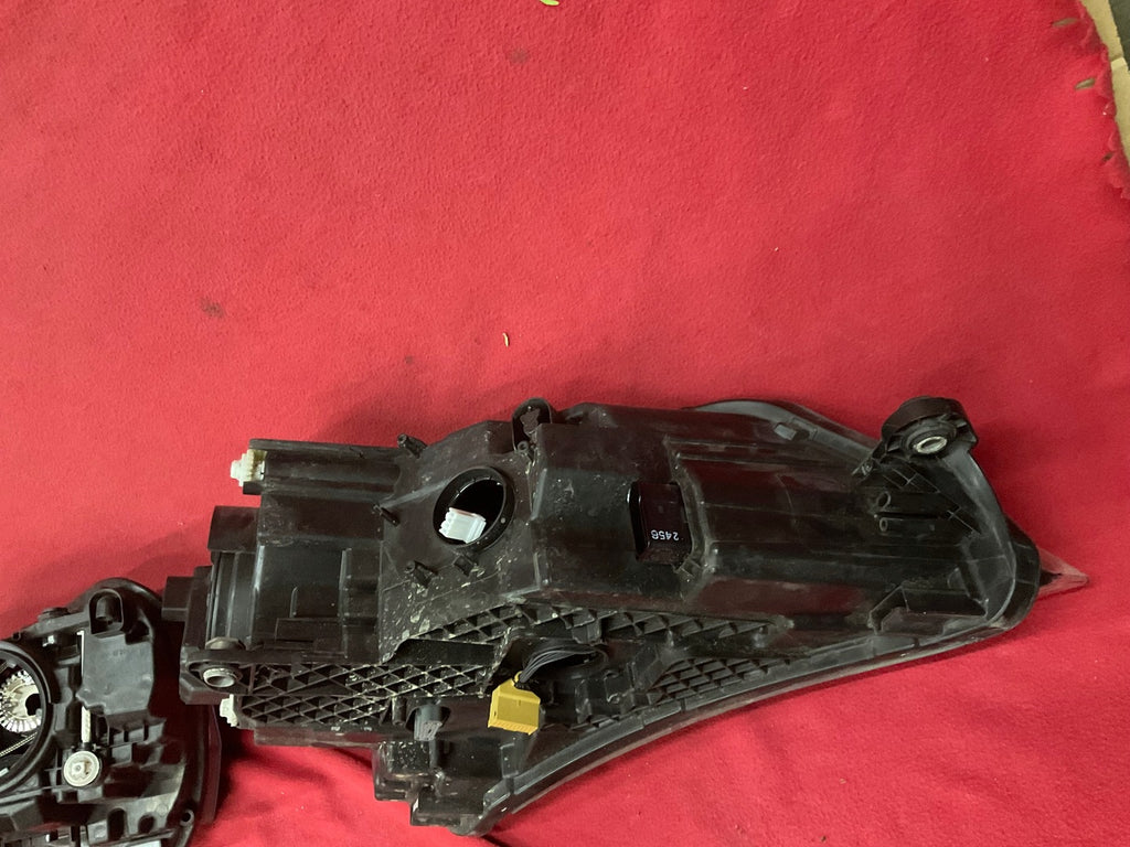 Frontscheinwerfer Skoda Superb III 3V1941016A 3V1941015A Xenon Rechts oder Links