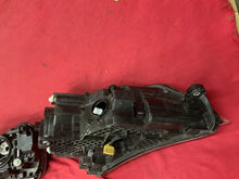 Laden Sie das Bild in den Galerie-Viewer, Frontscheinwerfer Skoda Superb III 3V1941016A 3V1941015A Xenon Rechts oder Links