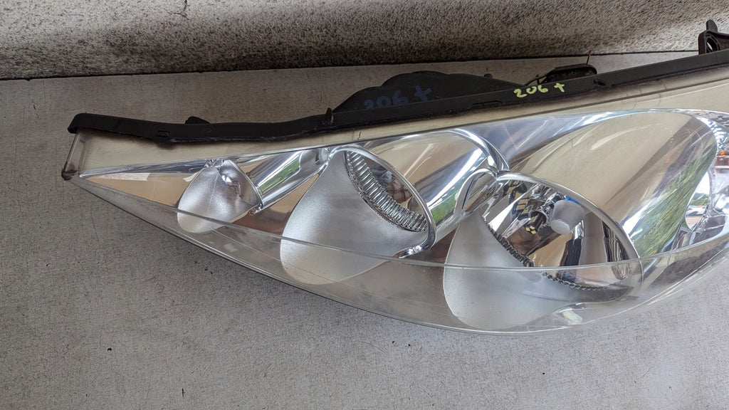 Frontscheinwerfer Peugeot 9686606780 1K0937084D 5K0920861 Links Headlight SCH8119646982ww