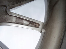 Laden Sie das Bild in den Galerie-Viewer, 1x Alufelge 17 Zoll 7.5" 5x112 30ET Glanz Grau 6883518 BMW 3 G21 G20 Rim Wheel FEL1857066137qs