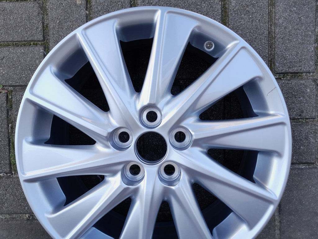 1x Alufelge 16 Zoll 5.0" 5x100 40ET Glanz Toyota Yaris Rim Wheel FEL1080810903eo