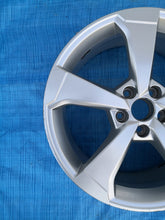 Load image into Gallery viewer, 1x Alufelge 19 Zoll 8.0&quot; 5x112 49ET Glanz Silber 8V0601025CE Audi A3 Rim Wheel