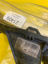 Laden Sie das Bild in den Galerie-Viewer, Frontscheinwerfer Renault Laguna III 89901837 Xenon Rechts Headlight SCH2521360293ip