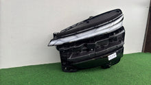 Laden Sie das Bild in den Galerie-Viewer, Frontscheinwerfer Tesla Model Y 1918350-00-D Links Scheinwerfer Headlight