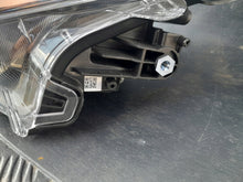 Laden Sie das Bild in den Galerie-Viewer, Frontscheinwerfer Toyota Corolla 81150-02T51-00 LED Links Scheinwerfer Headlight SCH3644355105xz