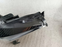 Load image into Gallery viewer, Frontscheinwerfer Toyota Yaris LED Ein Stück (Rechts oder Links) Headlight