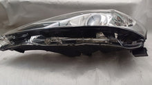 Laden Sie das Bild in den Galerie-Viewer, Frontscheinwerfer Toyota Verso 81150-0F160 Links Scheinwerfer Headlight SCH2488584943hz
