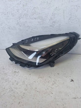 Laden Sie das Bild in den Galerie-Viewer, Frontscheinwerfer Tesla Model 3 1077375-50-B Links Scheinwerfer Headlight