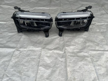 Laden Sie das Bild in den Galerie-Viewer, Frontscheinwerfer Jeep 522187190 Ein Satz Scheinwerfer Headlight SCH1989490404ta