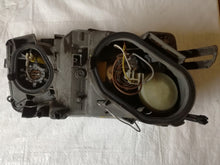 Laden Sie das Bild in den Galerie-Viewer, Frontscheinwerfer Mercedes-Benz W126 1268209461 0301065705 Links Headlight SCH2423789979hi