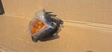 Laden Sie das Bild in den Galerie-Viewer, Frontscheinwerfer Mitsubishi Colt 8301B179 Links Scheinwerfer Headlight