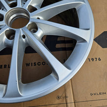 Laden Sie das Bild in den Galerie-Viewer, 1x Alufelge 17 Zoll 6.5" 5x112 44ET Glanz A1774010300 Mercedes-Benz W177 FEL6209779370ww