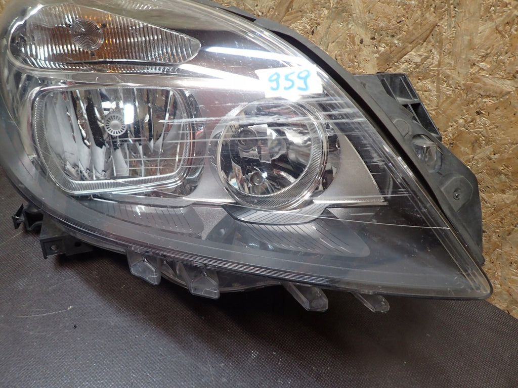 Frontscheinwerfer Mercedes-Benz W246 A2468200261 Rechts Scheinwerfer Headlight