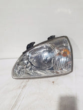 Laden Sie das Bild in den Galerie-Viewer, Frontscheinwerfer Kia Carens I Links Scheinwerfer Headlight