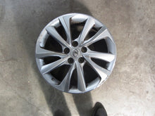 Load image into Gallery viewer, 1x Alufelge 18 Zoll 7.5" 5x114.3 35ET Glanz Silber PZ406X3670 Lexus Rim Wheel FEL1589222902ze