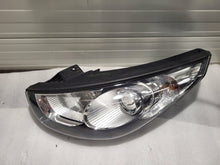 Laden Sie das Bild in den Galerie-Viewer, Frontscheinwerfer Hyundai Ix35 92102-2Y000 Ein Satz Scheinwerfer Headlight SCH8253424411ax