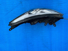 Laden Sie das Bild in den Galerie-Viewer, Frontscheinwerfer Hyundai I30 92101-A6200 Xenon Ein Stück (Rechts oder Links)