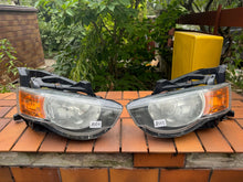 Laden Sie das Bild in den Galerie-Viewer, Frontscheinwerfer Mitsubishi Colt Ein Stück (Rechts oder Links) Headlight