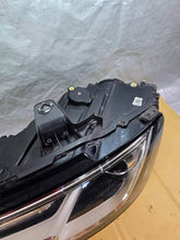 Laden Sie das Bild in den Galerie-Viewer, Frontscheinwerfer Audi A3 8V0941043E Xenon Links Scheinwerfer Headlight