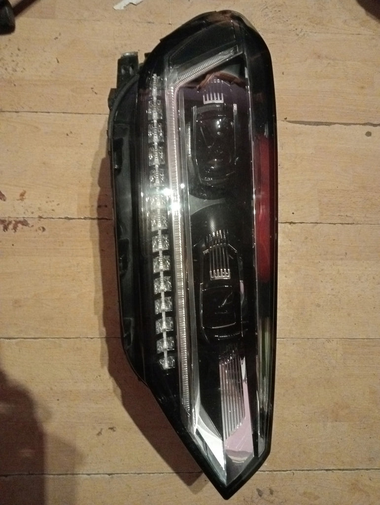 Frontscheinwerfer VW Touran 5TB941081A FULL LED Ein Stück (Rechts oder Links)