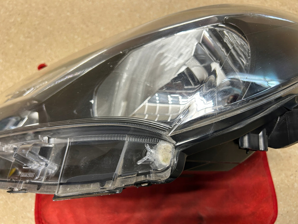 Frontscheinwerfer Toyota Yaris Links Scheinwerfer Headlight SCH2165661669sc