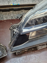 Load image into Gallery viewer, Frontscheinwerfer Toyota Yaris LED Ein Satz Scheinwerfer Headlight