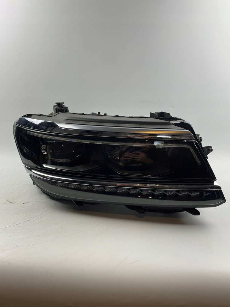 Frontscheinwerfer VW Tiguan 5NB941082 Rechts Scheinwerfer Headlight SCH6290559001ou