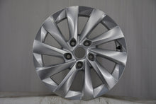 Load image into Gallery viewer, 1x Alufelge 16 Zoll 7.0" 5x112 43ET Glanz Silber 3P0601025 Skoda Rim Wheel FEL1500491187fp