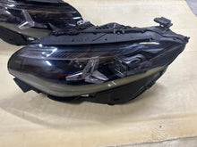 Laden Sie das Bild in den Galerie-Viewer, Frontscheinwerfer Mercedes-Benz Cla A17490642002 A1749064202 Rechts oder Links SCH1553002700hz
