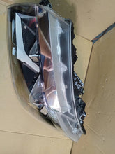 Laden Sie das Bild in den Galerie-Viewer, Frontscheinwerfer Man Crafter 1EB012830-01 7C1941005 Links Headlight SCH5919263968oc