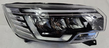 Laden Sie das Bild in den Galerie-Viewer, Frontscheinwerfer Renault Trafic III 260102899R Rechts Scheinwerfer Headlight SCH3653115658rj