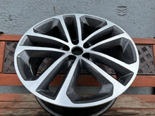 Laden Sie das Bild in den Galerie-Viewer, 1x Alufelge 19 Zoll 8.5&quot; 5x108 45ET Glanz Graphit HK8M-1007-EA Jaguar F-Pace Mg