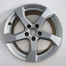 Laden Sie das Bild in den Galerie-Viewer, 1x Alufelge 17 Zoll 7.5&quot; 5x112 43ET 8V0601025GC Audi A3 Rim Wheel