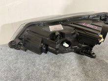 Laden Sie das Bild in den Galerie-Viewer, Frontscheinwerfer Skoda Superb III 3V1941016A Xenon Rechts Headlight SCH6184592815ru