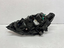 Laden Sie das Bild in den Galerie-Viewer, Frontscheinwerfer Mazda GRF5-51030 Ein Stück (Rechts oder Links) Headlight