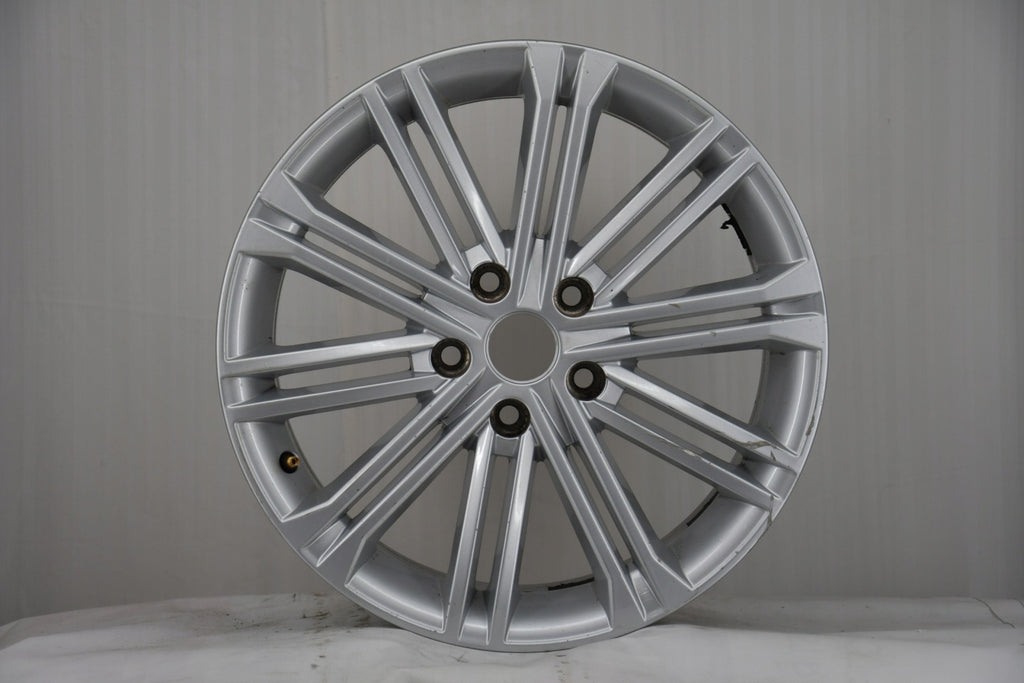 1x Alufelge 17 Zoll 7.0" 5x112 49ET Glanz Silber 5F0601025S Audi Leon Rim Wheel FEL3512802072hn