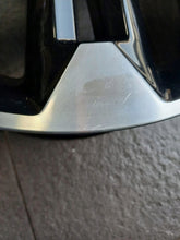 Laden Sie das Bild in den Galerie-Viewer, 1x Alufelge 18 Zoll 7.0" 5x112 40ET Glanz Schwarz 81A601025AM Audi Q2 Rim Wheel FEL1793969217kv