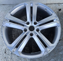 Laden Sie das Bild in den Galerie-Viewer, 1x Alufelge 21 Zoll 5x130 7P6601025N VW Touareg Rim Wheel FEL1162091809jk