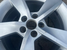 Laden Sie das Bild in den Galerie-Viewer, 1x Alufelge 16 Zoll 7.0&quot; 5x100 5JA601025AD Skoda Rapid Rim Wheel
