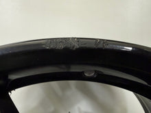 Laden Sie das Bild in den Galerie-Viewer, 1x Alufelge 18 Zoll 7.5" 5x120 45ET Glanz Schwarz 8074185 BMW 1 Rim Wheel FEL6129927259wp