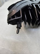 Laden Sie das Bild in den Galerie-Viewer, Frontscheinwerfer Tesla Model 3 1760888-00-E Full LED Rechts oder Links