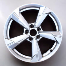 Load image into Gallery viewer, 1x Alufelge 18 Zoll 8.0&quot; 5x112 39ET Glanz Silber 4K0601025D Audi C8 Rim Wheel