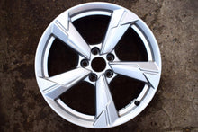 Load image into Gallery viewer, 1x Alufelge 18 Zoll 8.0&quot; 5x112 39ET Glanz Silber 4K0601025D Audi C8 Rim Wheel