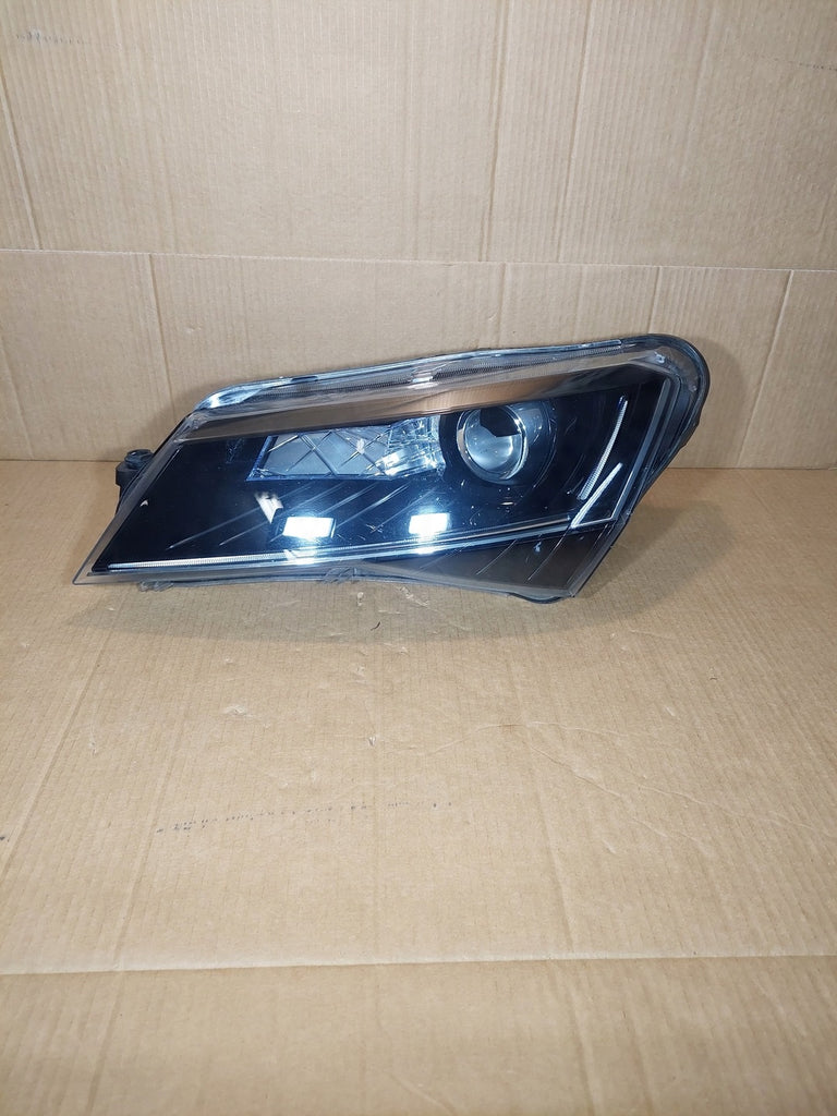 Frontscheinwerfer Skoda Superb III Xenon Links Scheinwerfer Headlight