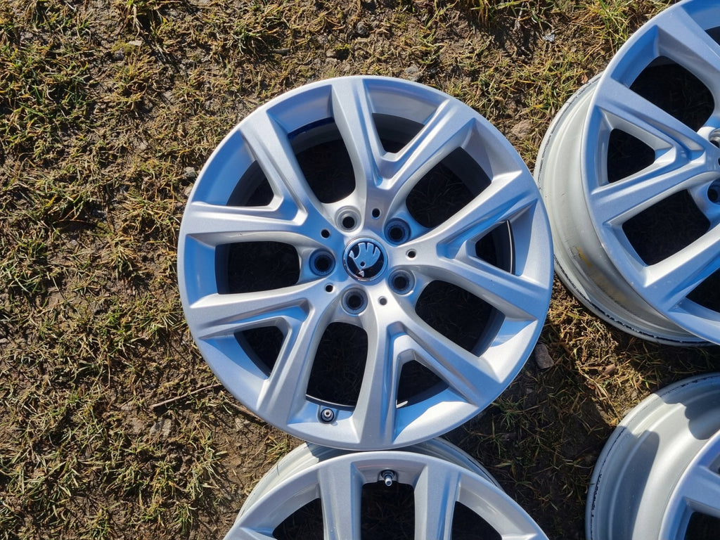 4x Alufelge 17 Zoll 6.5" 5x112 39ET Silber 6856076 Audi Rim Wheel FEL4289197198ew