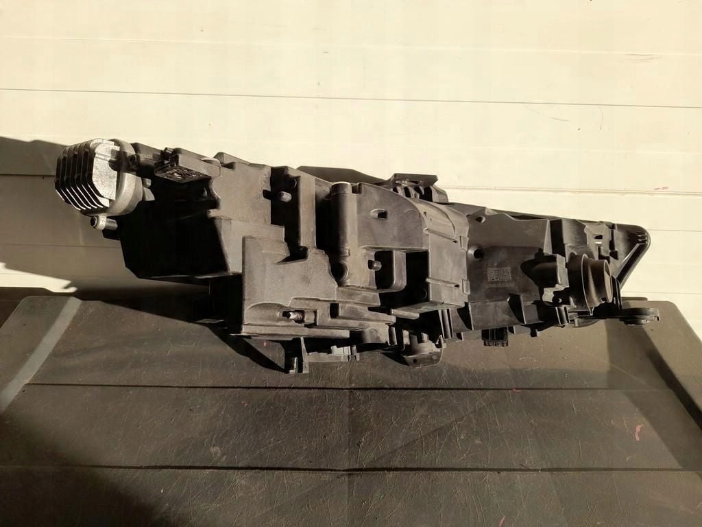 Frontscheinwerfer Audi A4 8W0941033 Vorderseite Scheinwerfer Headlight