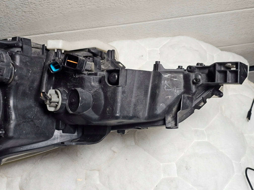Frontscheinwerfer Peugeot 4007 Rechts Scheinwerfer Headlight SCH5872949206vu