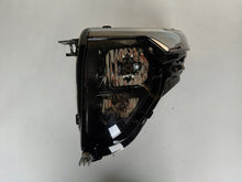 Laden Sie das Bild in den Galerie-Viewer, Frontscheinwerfer Ford Transit Courier MK-R2X6-13W030-CE Links Headlight SCH4070242608ju