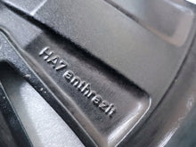 Laden Sie das Bild in den Galerie-Viewer, 1x Alufelge 17 Zoll 6.5&quot; 5x112 41ET Glanz Silber 3V0601025AH Mg Superb Iii